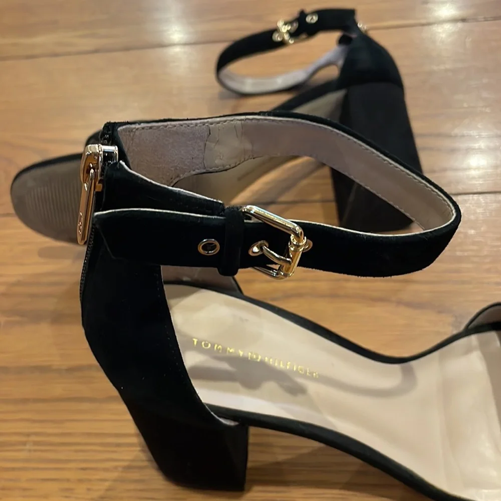 Heels - Picture 2 of 2